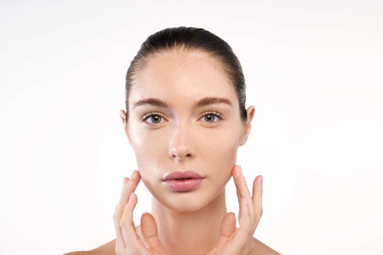 En este momento estás viendo Consejos para cuidar la piel del rostro ante el uso prolongado de la mascarilla