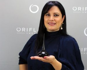 Lee más sobre el artículo Oriflame lanza al mercado ecuatoriano su fragancia “Love Potion Midnight Wish”
