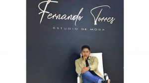 Lee más sobre el artículo Fernando Torres, el nuevo talento joven de la moda masculina en Ecuador