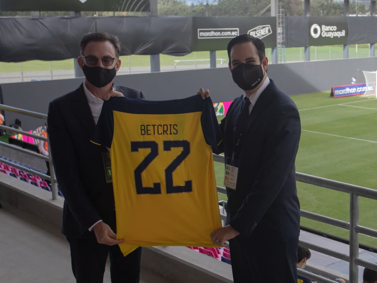 Lee más sobre el artículo Betcris y la FEF firman acuerdo y apuestan por el fútbol ecuatoriano
