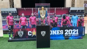 Lee más sobre el artículo La copa del campeón del fútbol ecuatoriano recorrerá los principales centros comerciales del país