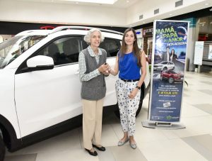 Lee más sobre el artículo Policentro premió a mamá con un SUV Jetour X70