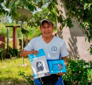 Lee más sobre el artículo La comunidad de Puerto Salazar, en la Amazonía ecuatoriana, se conecta a un mundo de oportunidades gracias al internet satelital
