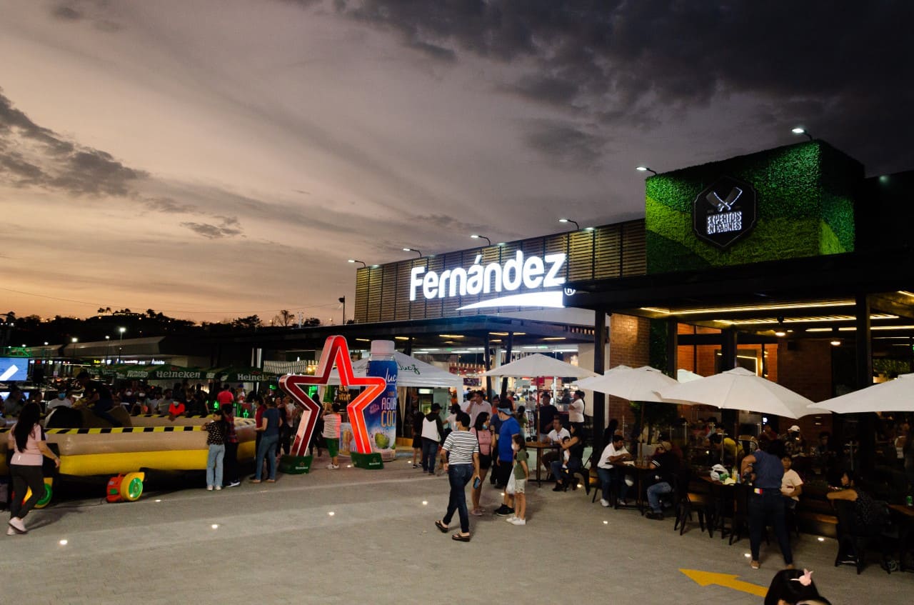 Lee más sobre el artículo Corporación Fernández cumple 33 años y lo celebra con nuevos locales