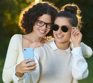 Lee más sobre el artículo Tres recomendaciones para elegir de forma correcta tus anteojos ópticos en este 2023