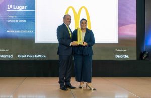 Lee más sobre el artículo McDonald’s recibe reconocimiento del primer lugar como “Empresa Triple Impacto”
