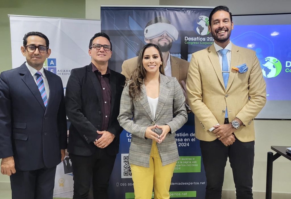 Expertos y autoridades de la Academia de Expertos. (Foto Cortesía)