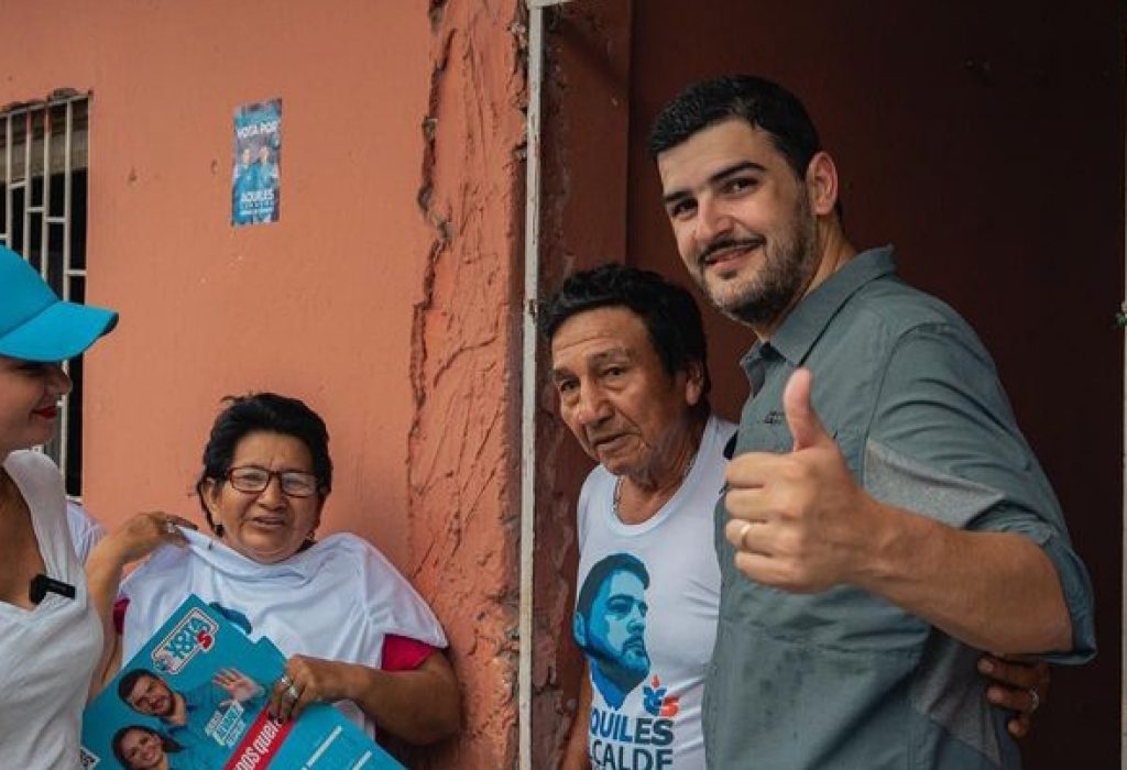 Aquiles Álvarez junto a candidatos a concejal de Distrito 1 por la lista 5, para dar a conocer su plan DEL PODER DEL CAMBIO, que asegura hará de la Perla del Pacifico un lugar digno para vivir. (Foto Cortesía)