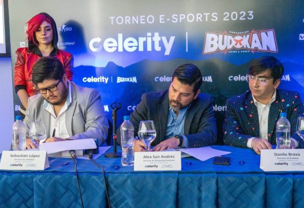 Sebastián López, Directivo de Budokan,  Alex San Andrés, Gerente de marketing, Puntonet y Danilo Bravo, Directivo Budokan. (Foto Cortesía)