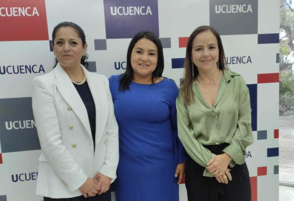 Catalina Granda, Secretaria del Comité para la protección de la cuenca del Machángara, Paola Solano, Jefe de Medio Ambiente de Continental Tire Andina y María Mercedes Riveros, Gerente de Recursos Humanos en Manufactura y ESH de Continental Tire Andina. (Foto Cortesía)