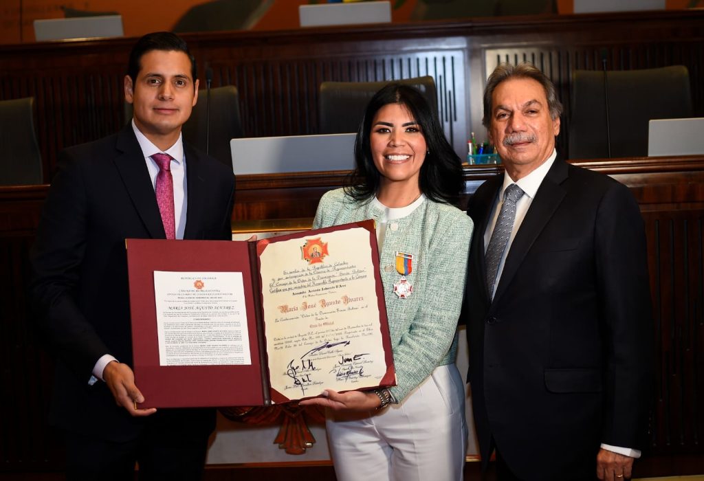 •	La Dra. María Agusto Álvarez será galardonada con dos distinciones esta semana: una por el Congreso de Colombia y la otra por el Women Economic Forum Ecuador. (Foto Cortesía)