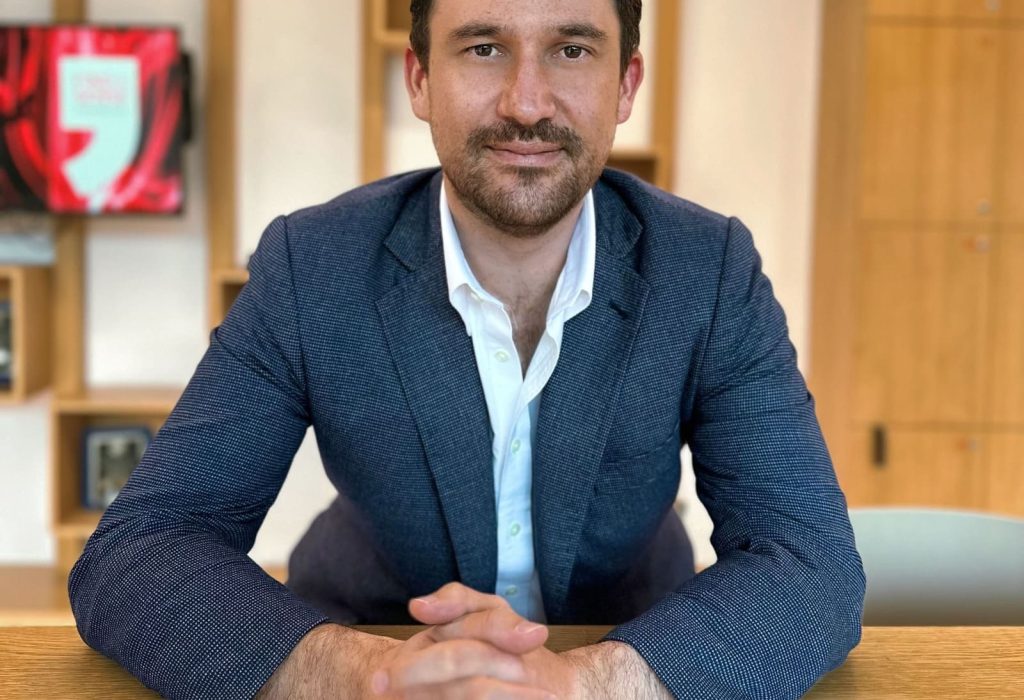 Esteban Pineda es un ejecutivo experimentado en marketing y comunicaciones integradas con un foco especial en el mundo digital.