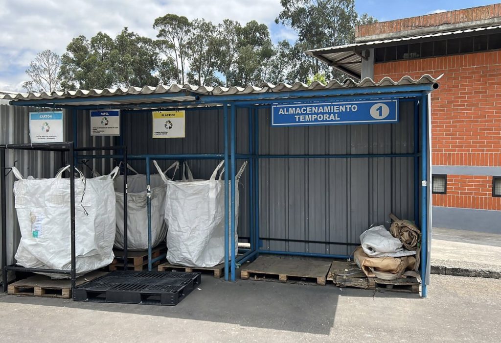 FV Área Andina implementa la clasificación de desechos en todas las áreas de la empresa, no solo en las fábricas. (Foto Cortesía)