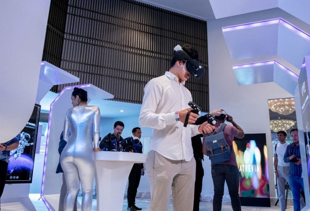 Se trata de la primera Hackathon de la Fábrica de talento digital impulsada por Épico, este evento facilitará la transferencia de conocimiento, la creación y el fomento del Networking en la industria de los videojuegos.