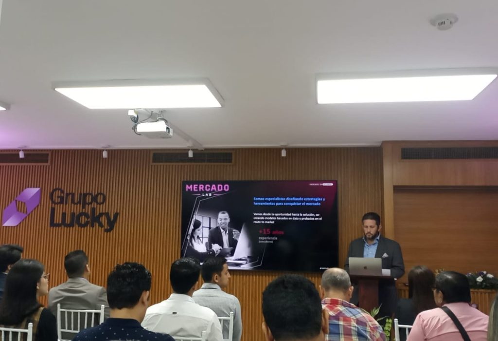 Fausto Álvarez, Gerente General de Grupo Lucky Ecuador, explica sobre lo servicios que se ofrecen.