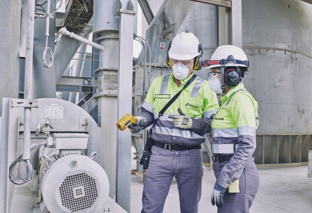 La empresa líder en el sector de la construcción alcanza 11 plantas ecoeficientes y 47 Puntos Verdes por el Ministerio del Ambiente, Agua y Transición ecológica, gracias a su compromiso con la sostenibilidad del país. (Foto Cortesía)