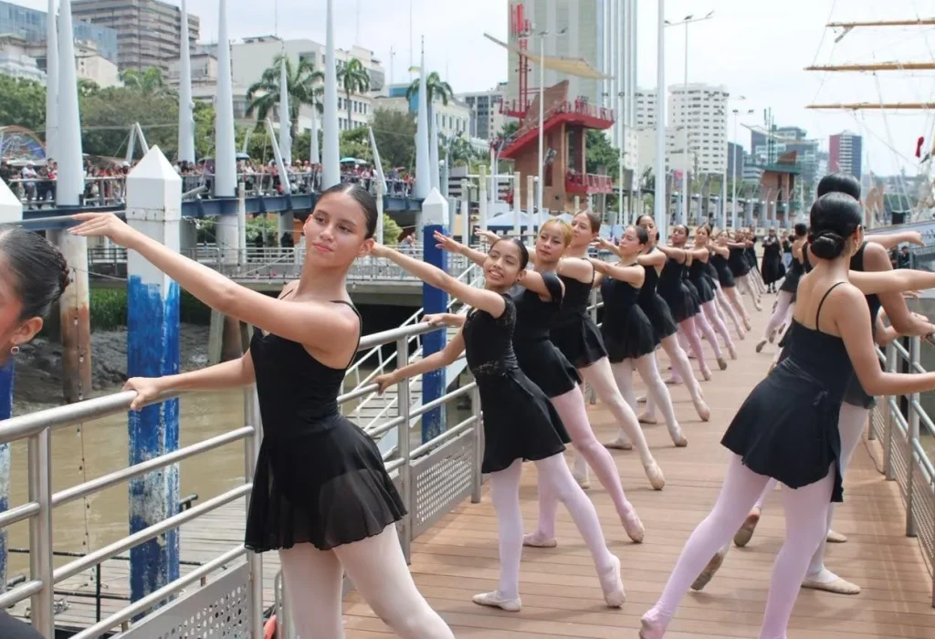 LA BARRA DE BALLET MÁS GRANDE DEL ECUADOR