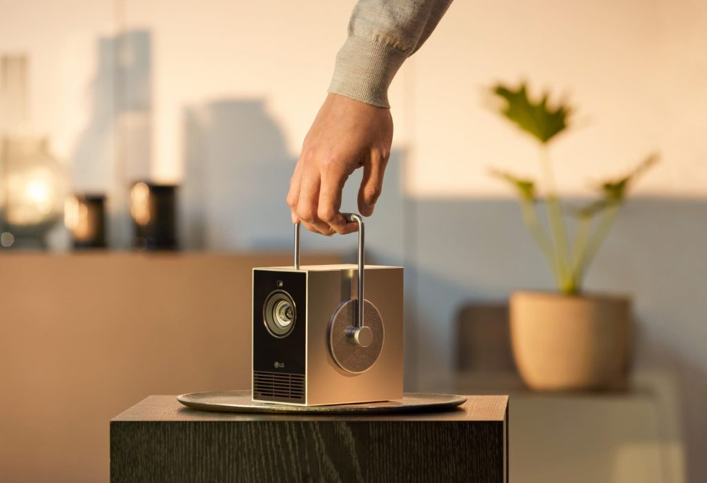 LG CineBeam Q_