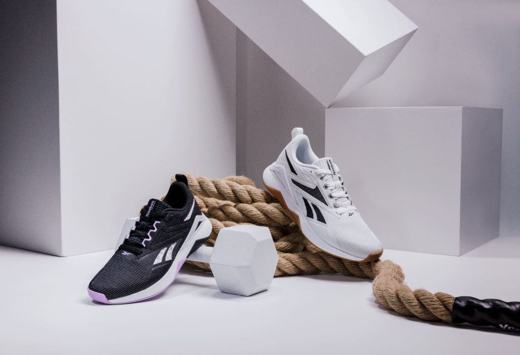 Estos zapatos están diseñados para adaptarse a una amplia gama de actividades, desde levantamiento de pesas y entrenamiento funcional, hasta sesiones de alta intensidad y cardio.