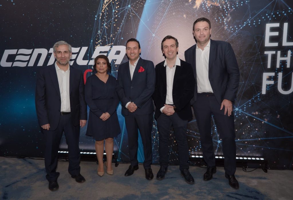 Representantes de Centelsa by Nexans, junto a la experta en electrificación en Ecuador, Patricia Otero, presentan alternativas de energía sustentable que aportan al objetivo nacional de transición hacia energías limpias. (Foto Cortesía)