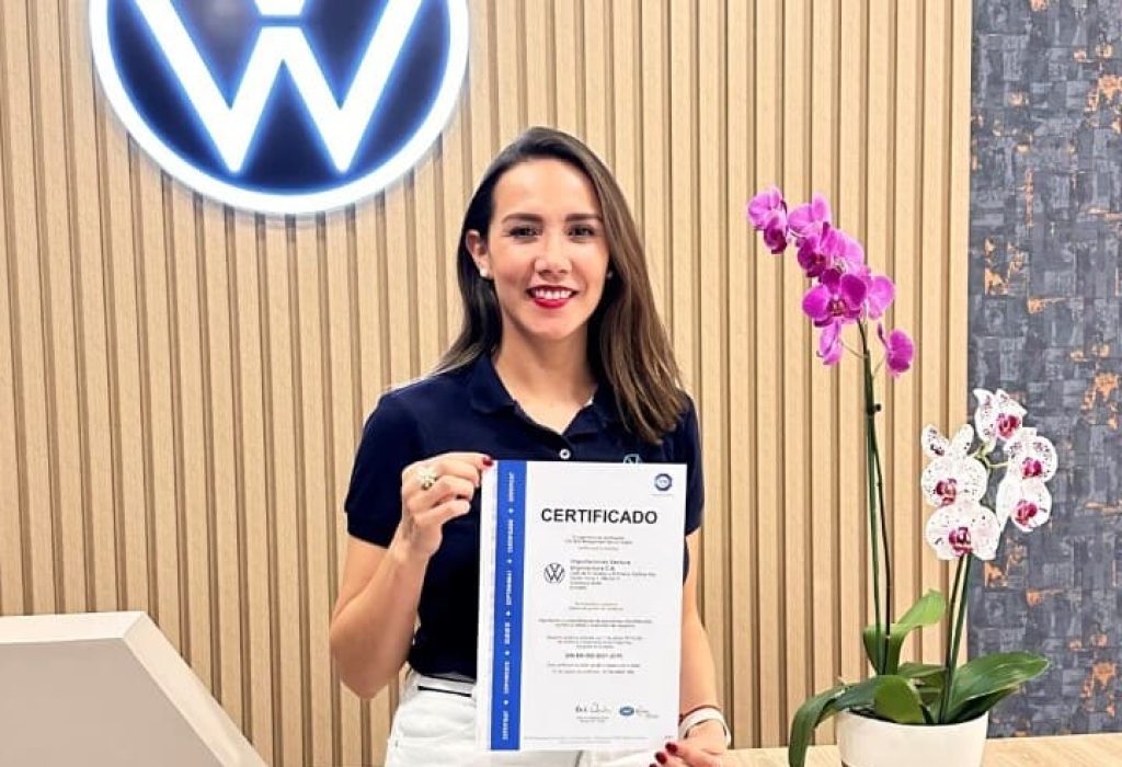 Pamela Jiménez, Gerente de Logística y Desarrollo de Concesionarios con la certificación ISO 9001. (Foto Cortesía)