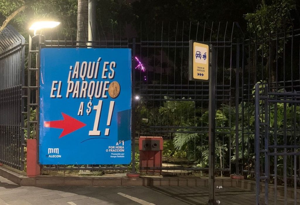 Exteriores de Jardines del Malecón 2000 tiene la nueva tarifa de estacionamiento reducido de $1 hasta el 30 de julio. (Foto Cortesía)
