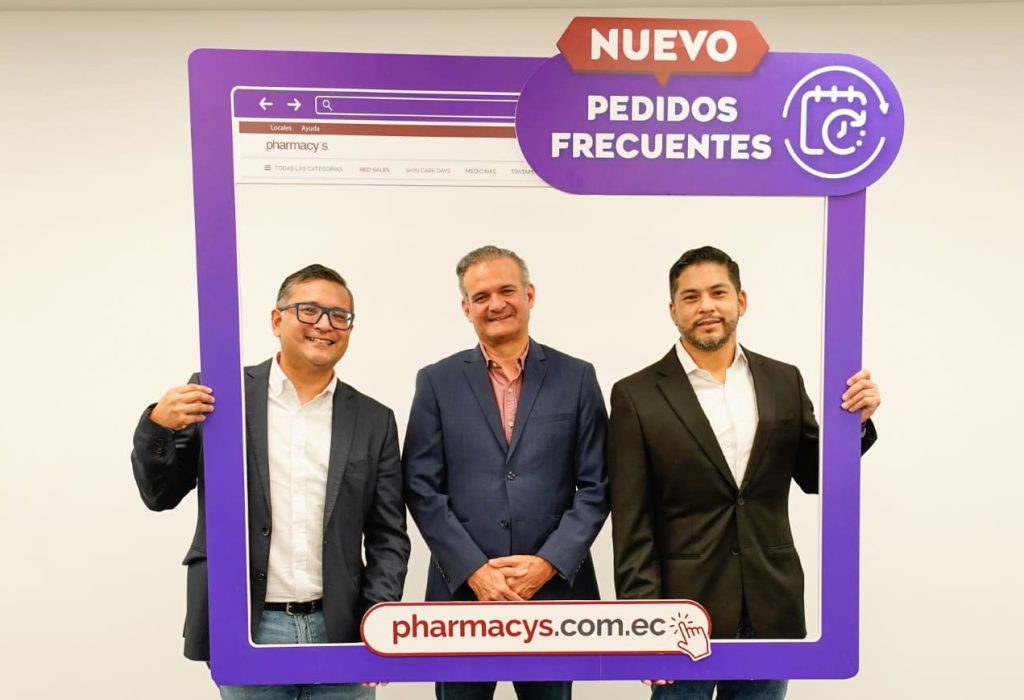 Víctor Chong, Gerente de Mercadeo Farmacia de Grupo DIFARE, Christian Coll, Gerente de División Farmacias de Grupo DIFARE y Andres Murillo, Gerente de Ventas Pharmacys de Grupo DIFARE. (Foto Cortesía)