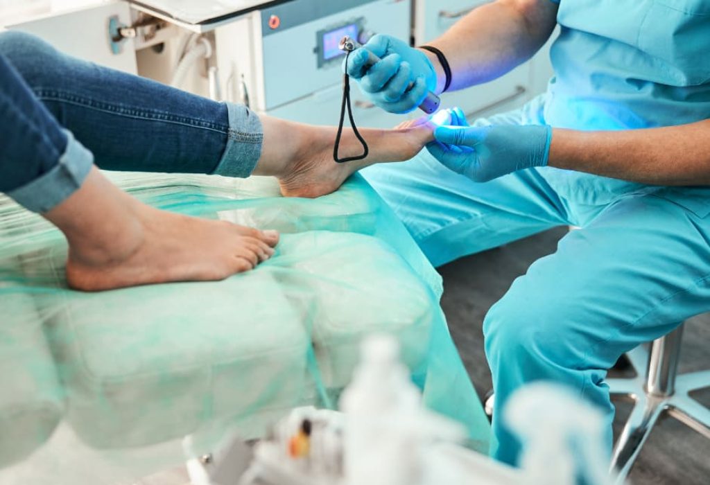 Previene la aparición de una enfermedad o patología en los pies como hongos, uñeros o callos dolorosos. (Foto Cortesía)