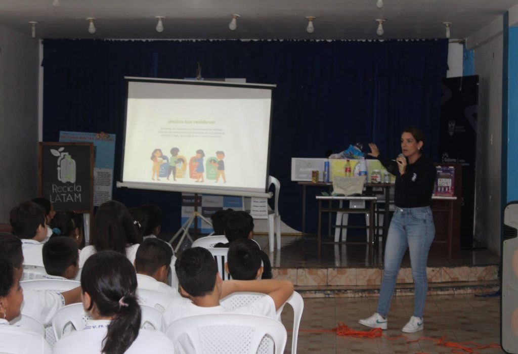 Recicla LATAM Activa Plan de Eco-educación y Reciclaje en Guayaquil, apunta a Cambio Generacional.