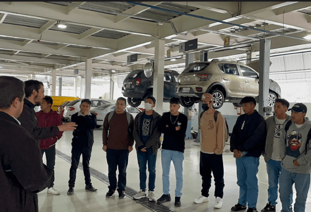 El acercamiento con la “Fundación Sembrar” se realizó gracias a la Asociación de Empresas Automotrices del Ecuador “AEADE”. (Foto Cortesía)