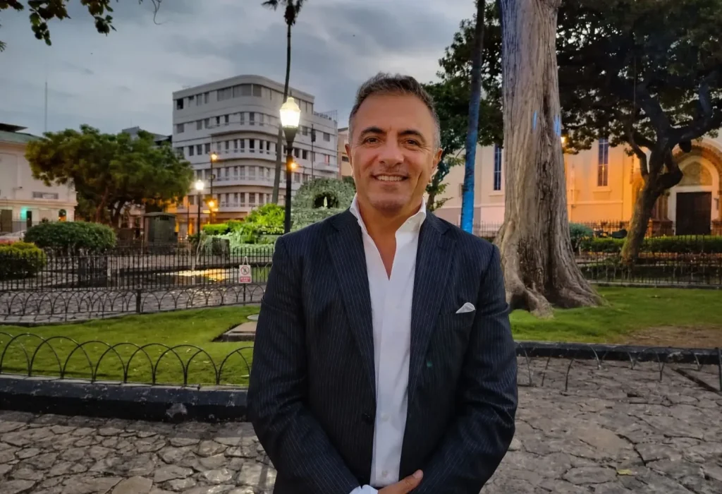 Ricardo Ferri gerente general de Hotel Unipark.