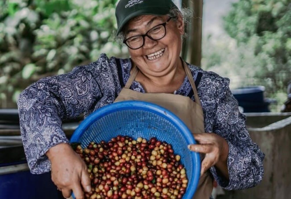 Susana Pinedo – Caficultora Finca Roca Dorada de la Comunidad Montehuaico (cantón Puyango- Loja)