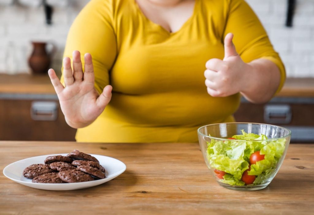 “Se definen como sujetos obesos aquellos que presentan porcentajes de grasa corporal por encima del 25% en los hombres y del 33% en las mujeres”, explica la doctora Natalia Toro Funes, experta de VIU