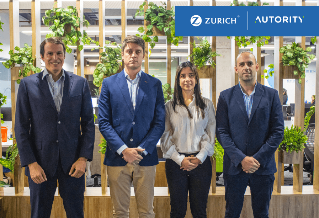 Nicolás Marchant, CEO Zurich Ecuador; Diego Quiñones, CFO&CoFounder Autority; Cynthia Dueñas, Gerente de Experiencia de Cliente Zurich Ecuador y Bernardo Proaño, CEO&CoFounder Autority. (Foto Cortesía)