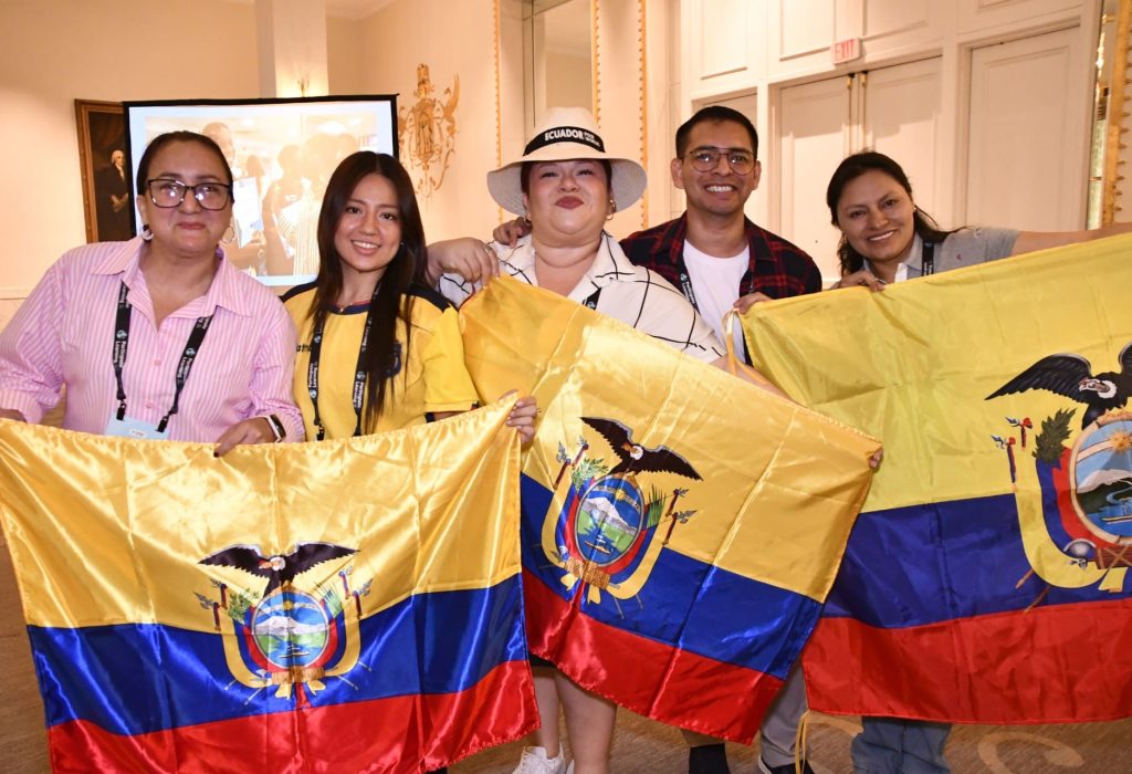 thumbnail_PROFESORES ECUATORIANOS DENTRO DEL PROGRAMA PL (1)